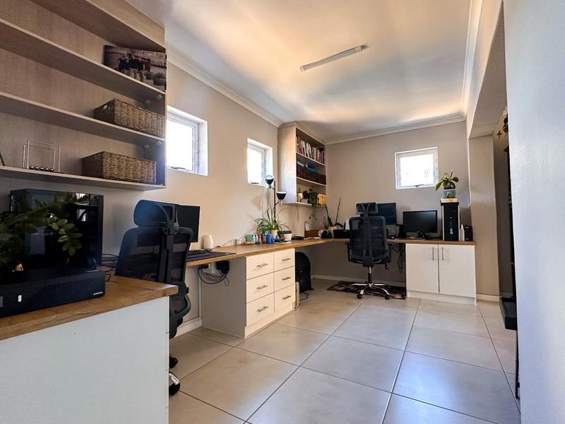 3 Bedroom Property for Sale in Wellway Park East Western Cape